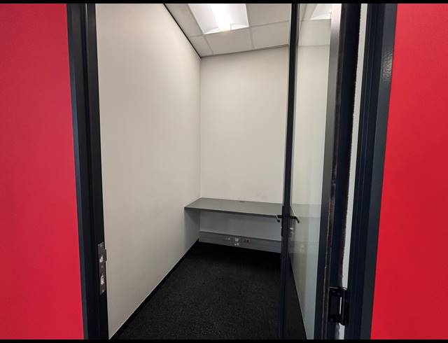 156M² OFFICE TO LET IN DURBANVILLE CENTRAL